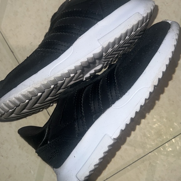 2  Pairs of Sneakers Toddler - Picture 7 of 13